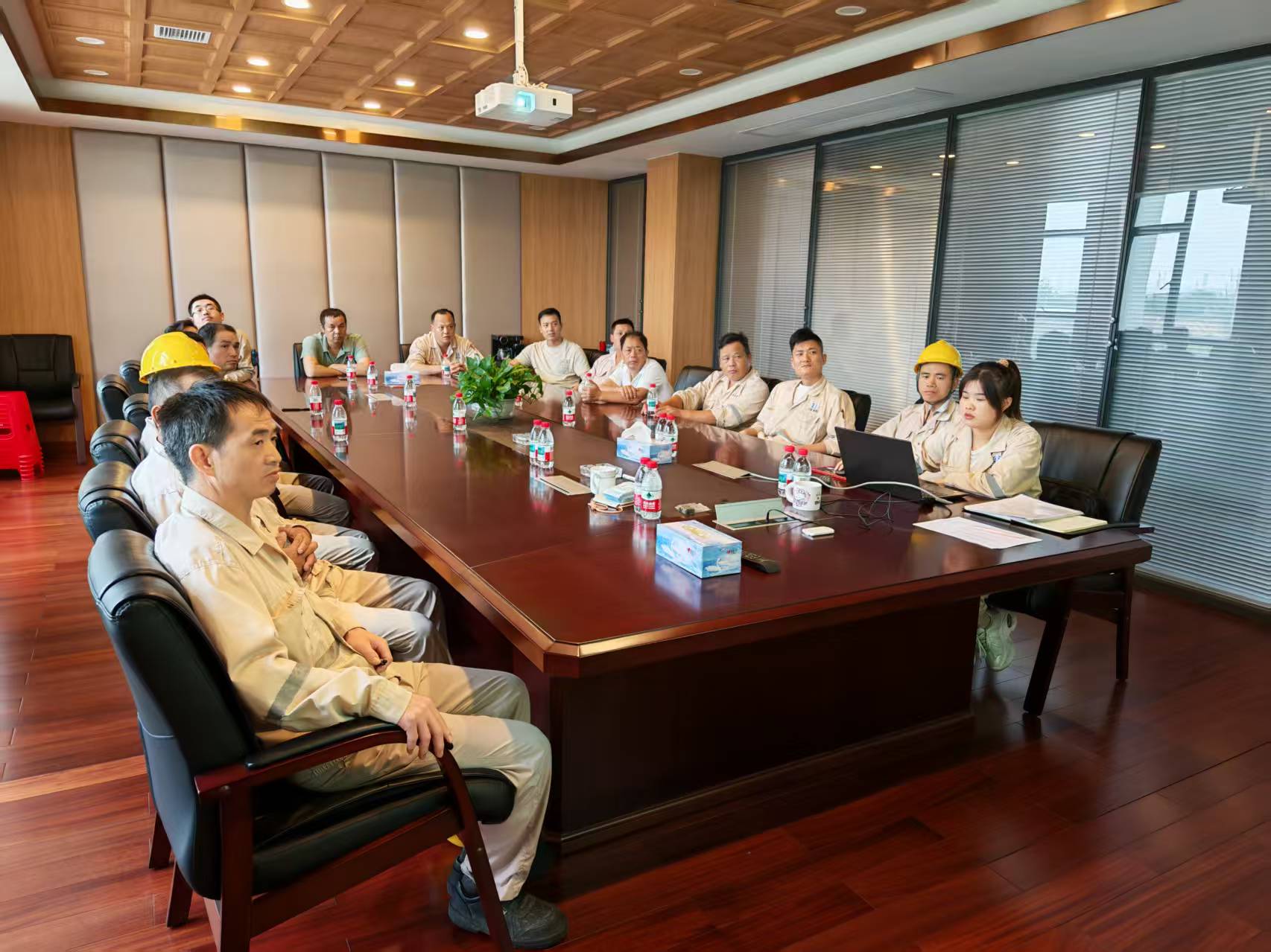 中礦新材組織雙重預(yù)防機(jī)制數(shù)字化建設(shè)及 5G+系統(tǒng) 特殊作業(yè)模塊培訓(xùn)